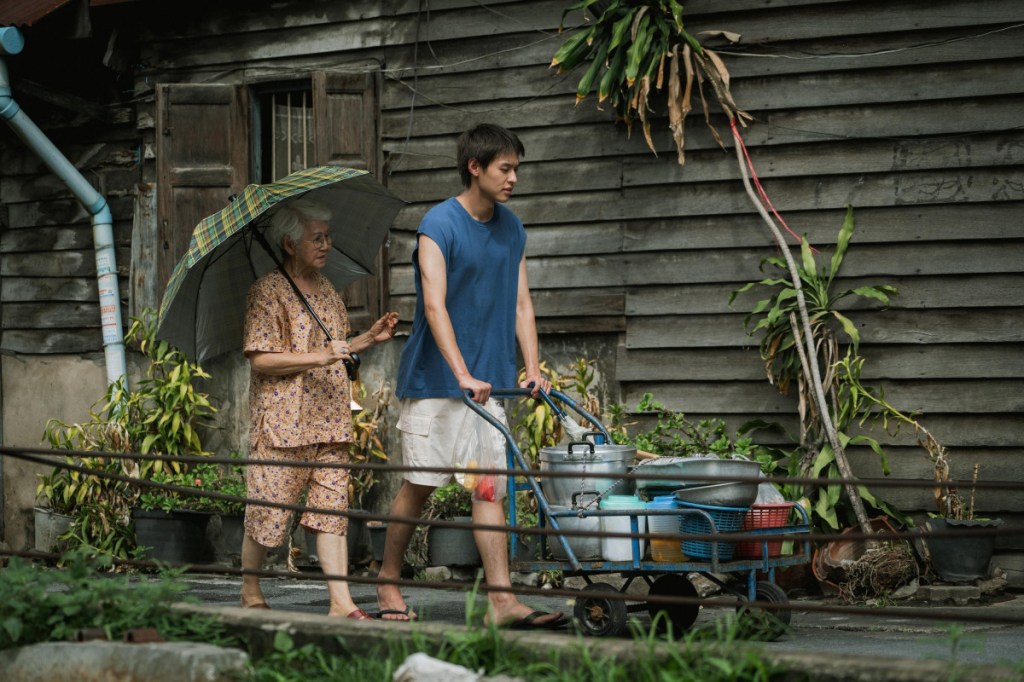 “How to Make Millions Before Grandma Dies”: Film Thailand Terlaris di Indonesia