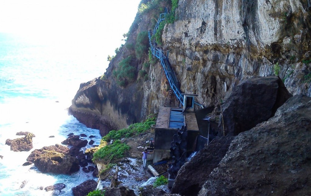 Jelajah Mata Air Guyangan dan Crystal Bay di Nusa Penida
