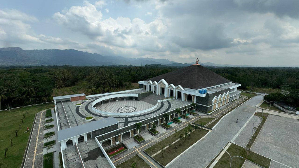 Indahnya Masjid Agung An-Nur Magelang, Dikelilingi Pemandangan dan Jadi Simbol Toleransi
